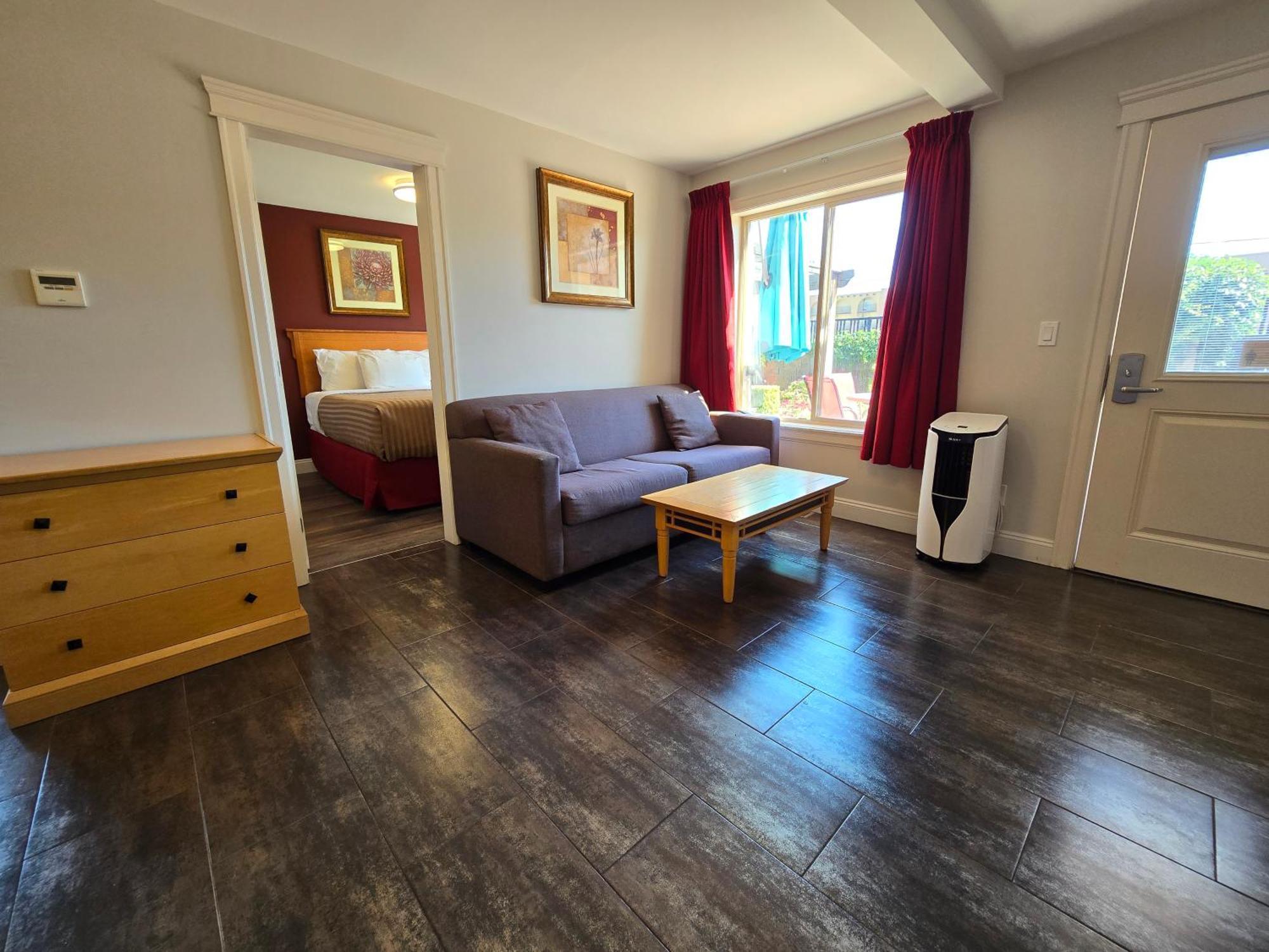 Sahara Courtyard Inn & Suites Osoyoos Dış mekan fotoğraf