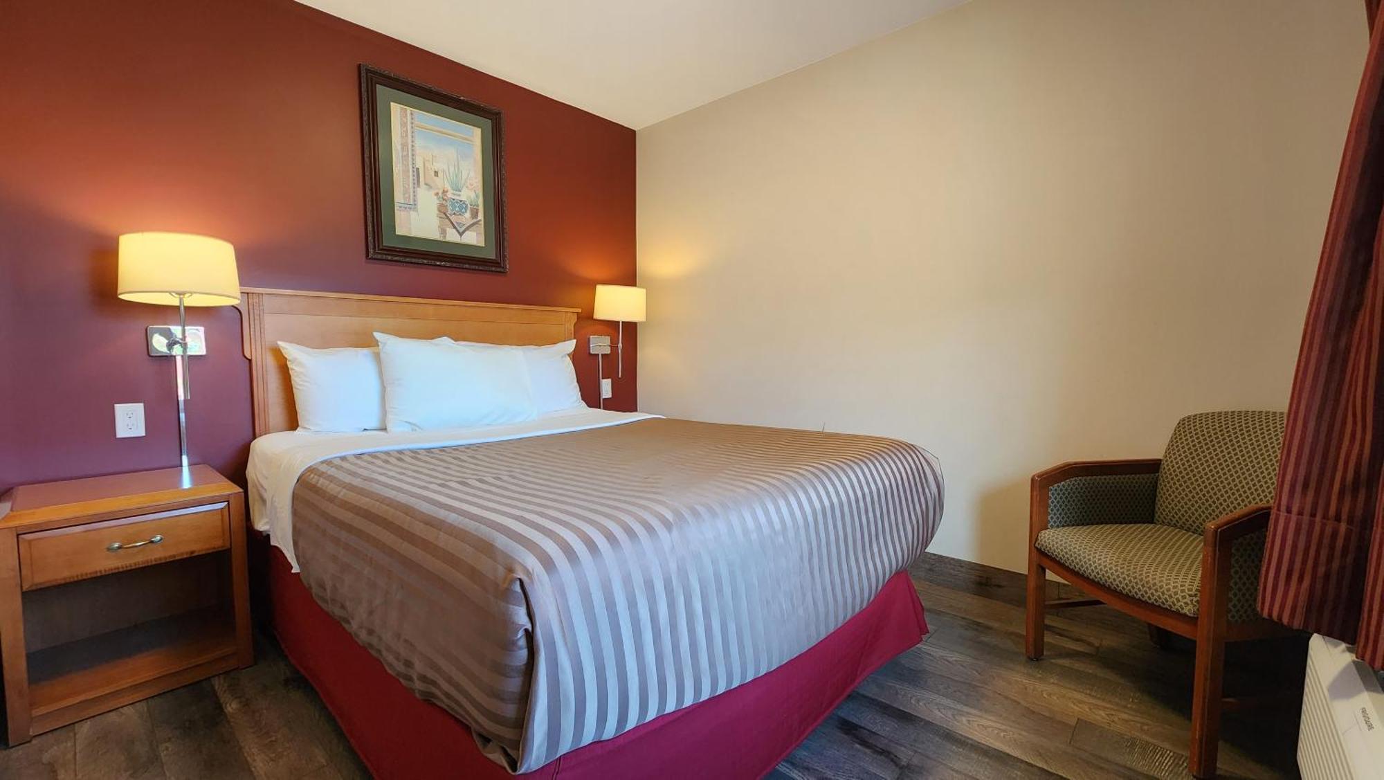 Sahara Courtyard Inn & Suites Osoyoos Dış mekan fotoğraf
