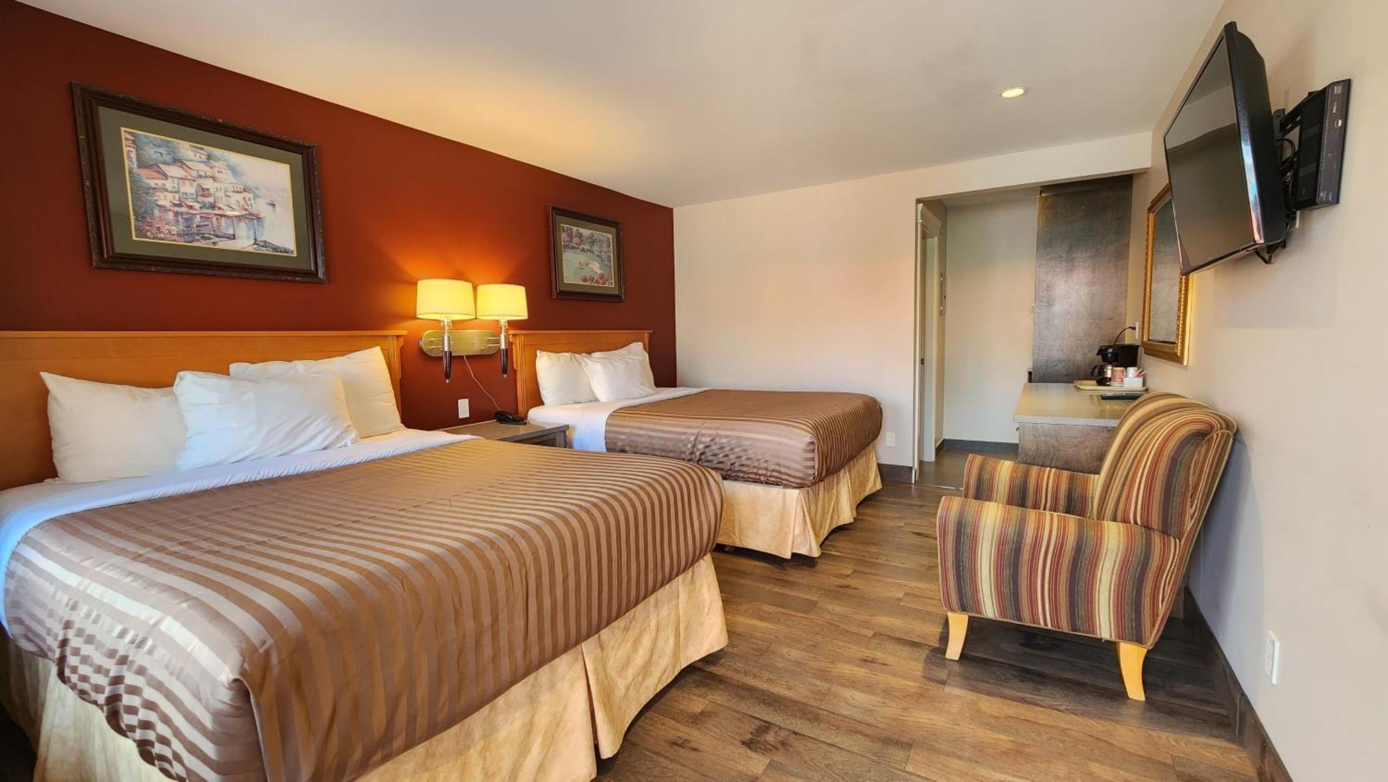 Sahara Courtyard Inn & Suites Osoyoos Dış mekan fotoğraf